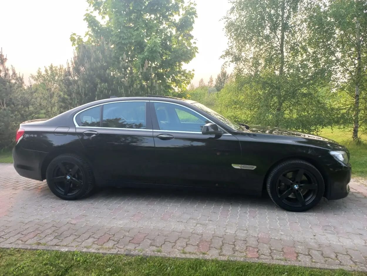 BMW 730