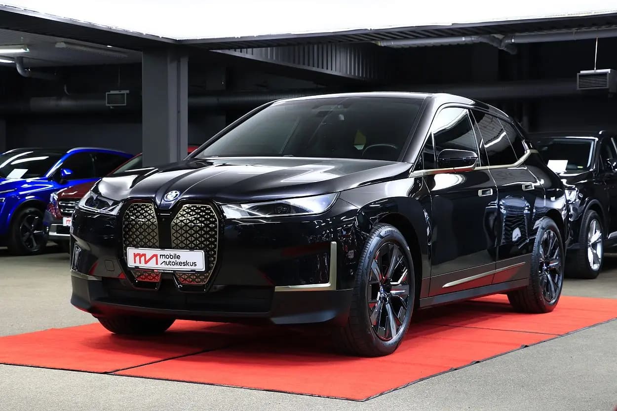 BMW iX