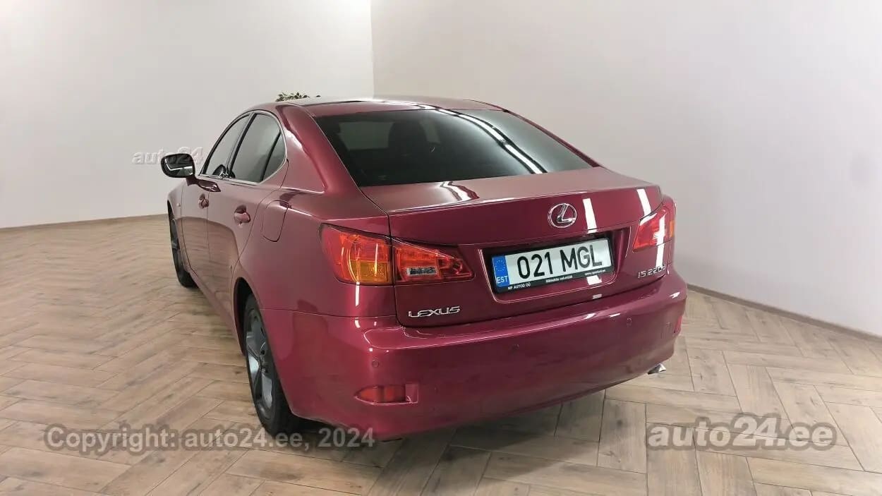 Lexus IS 220