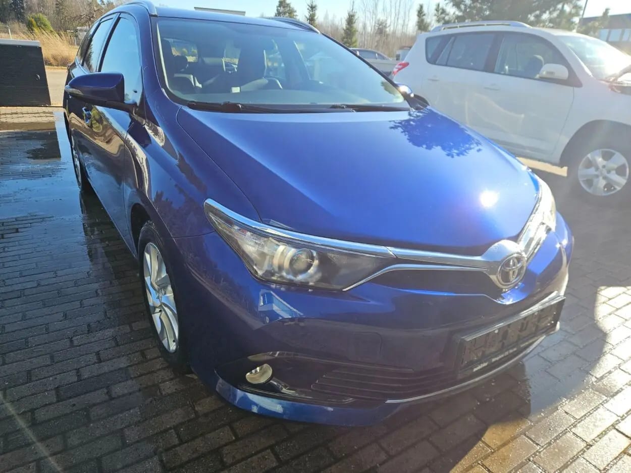 Toyota Auris Touring Sports