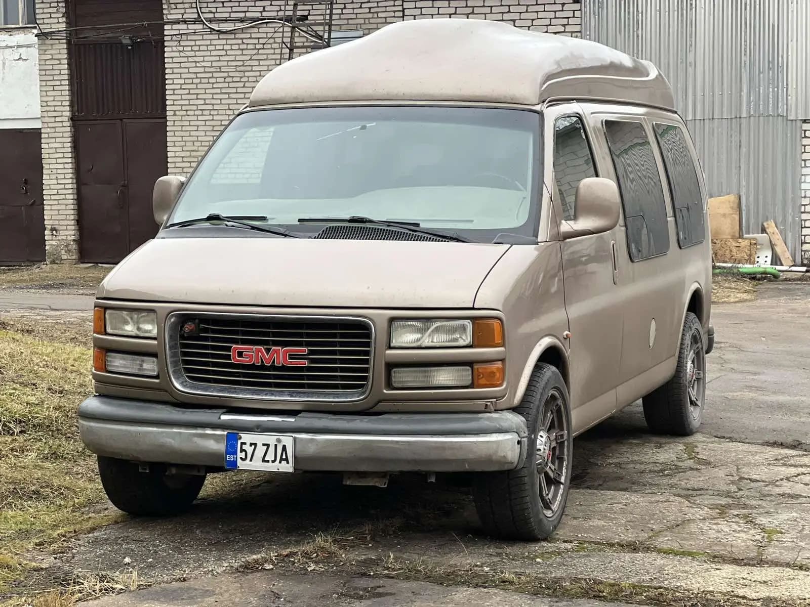 GMC Savana