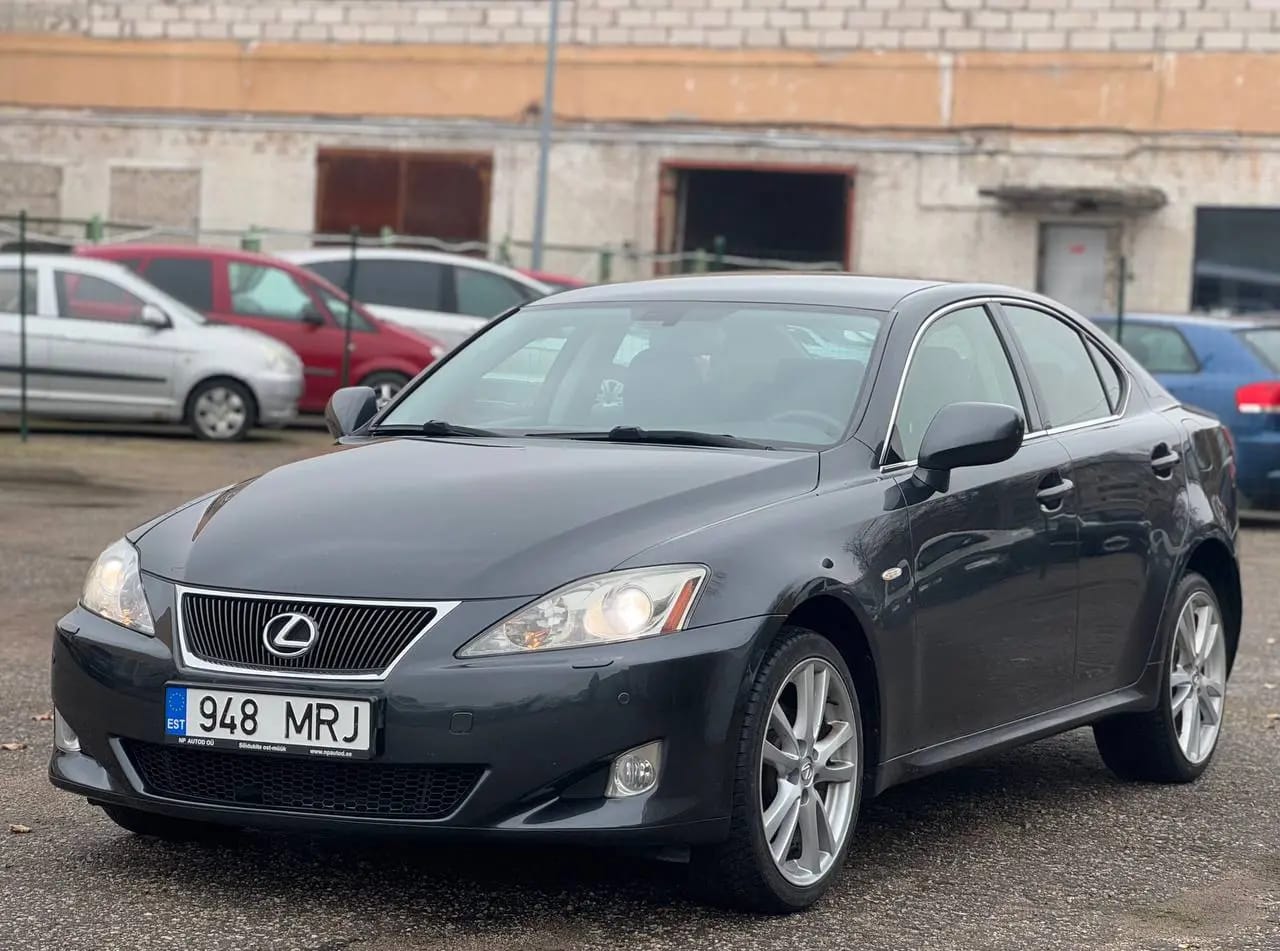 Lexus IS 220