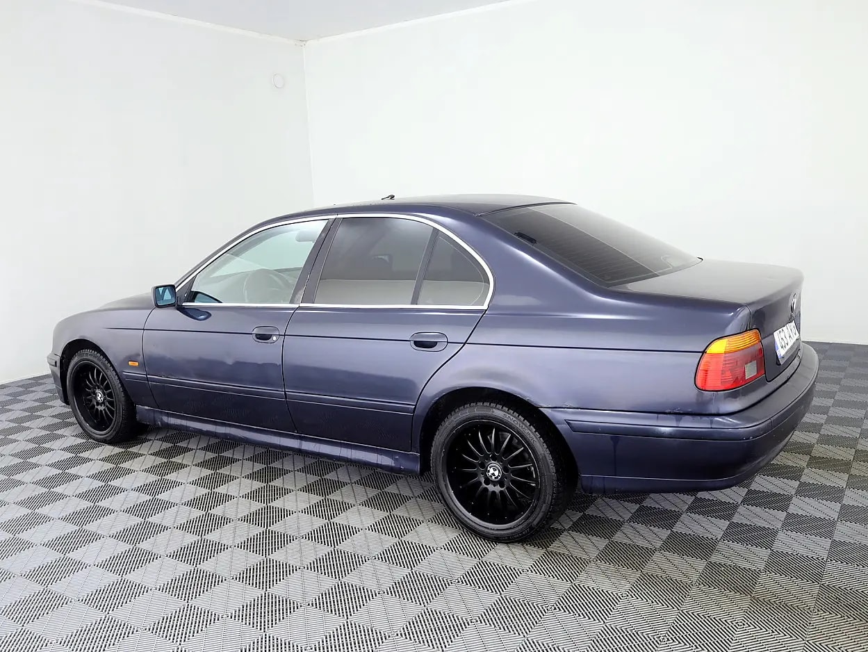 BMW 525