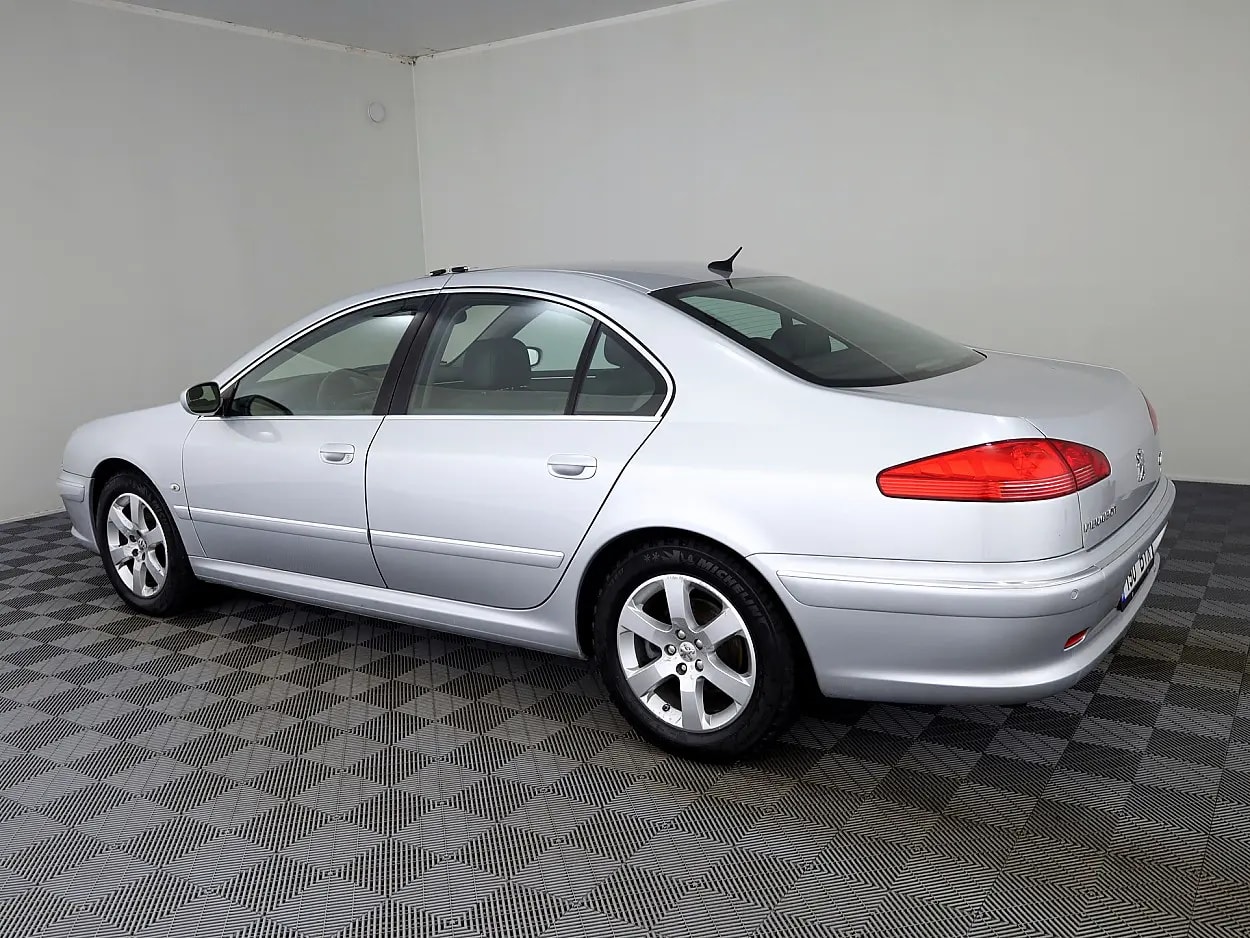 Peugeot 607
