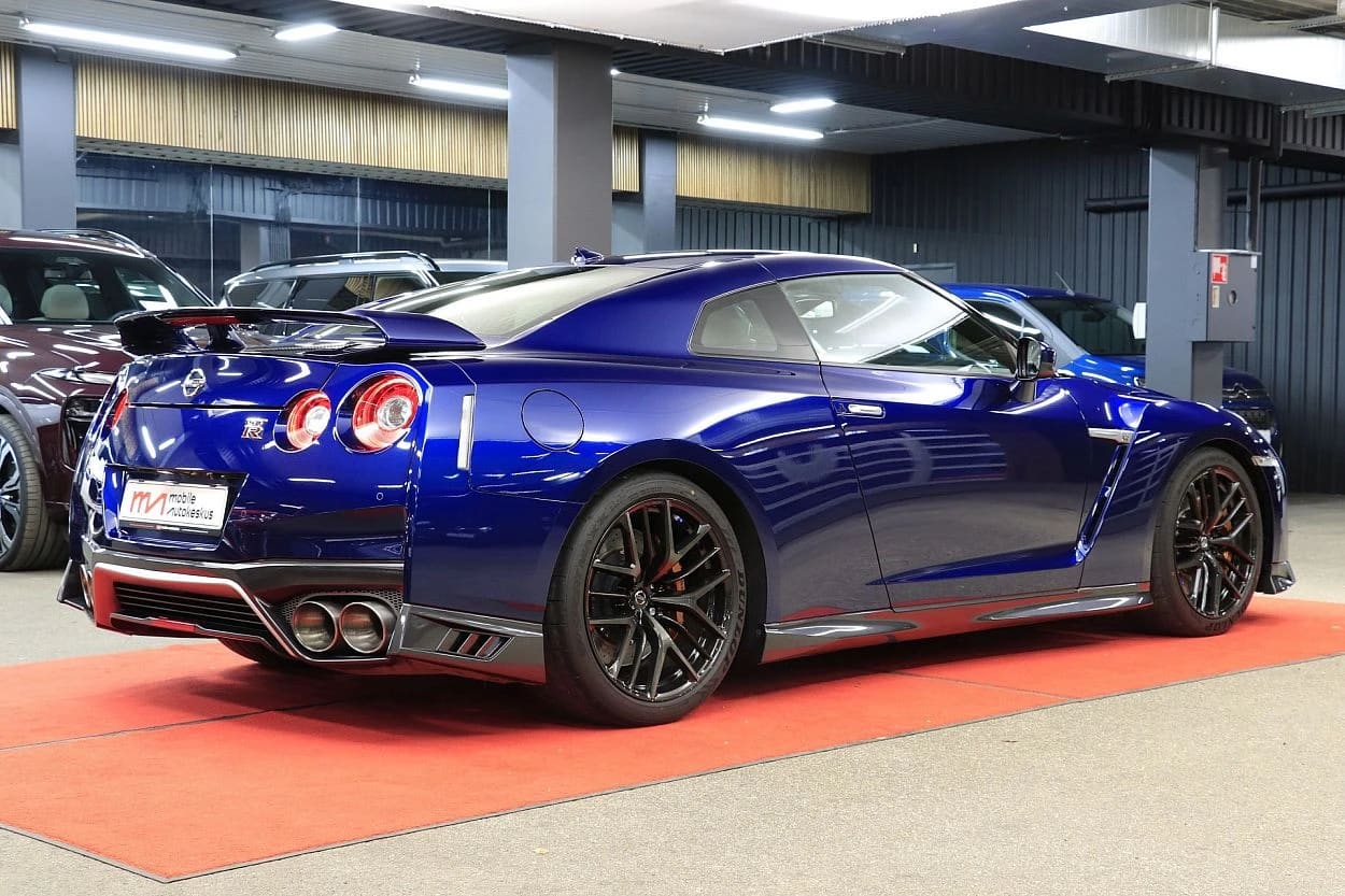 Nissan GT-R