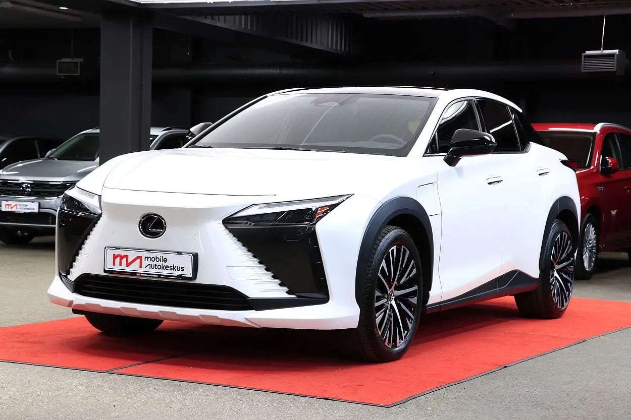 Lexus RZ