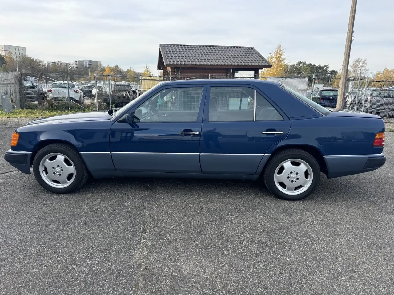Mercedes-Benz E 200