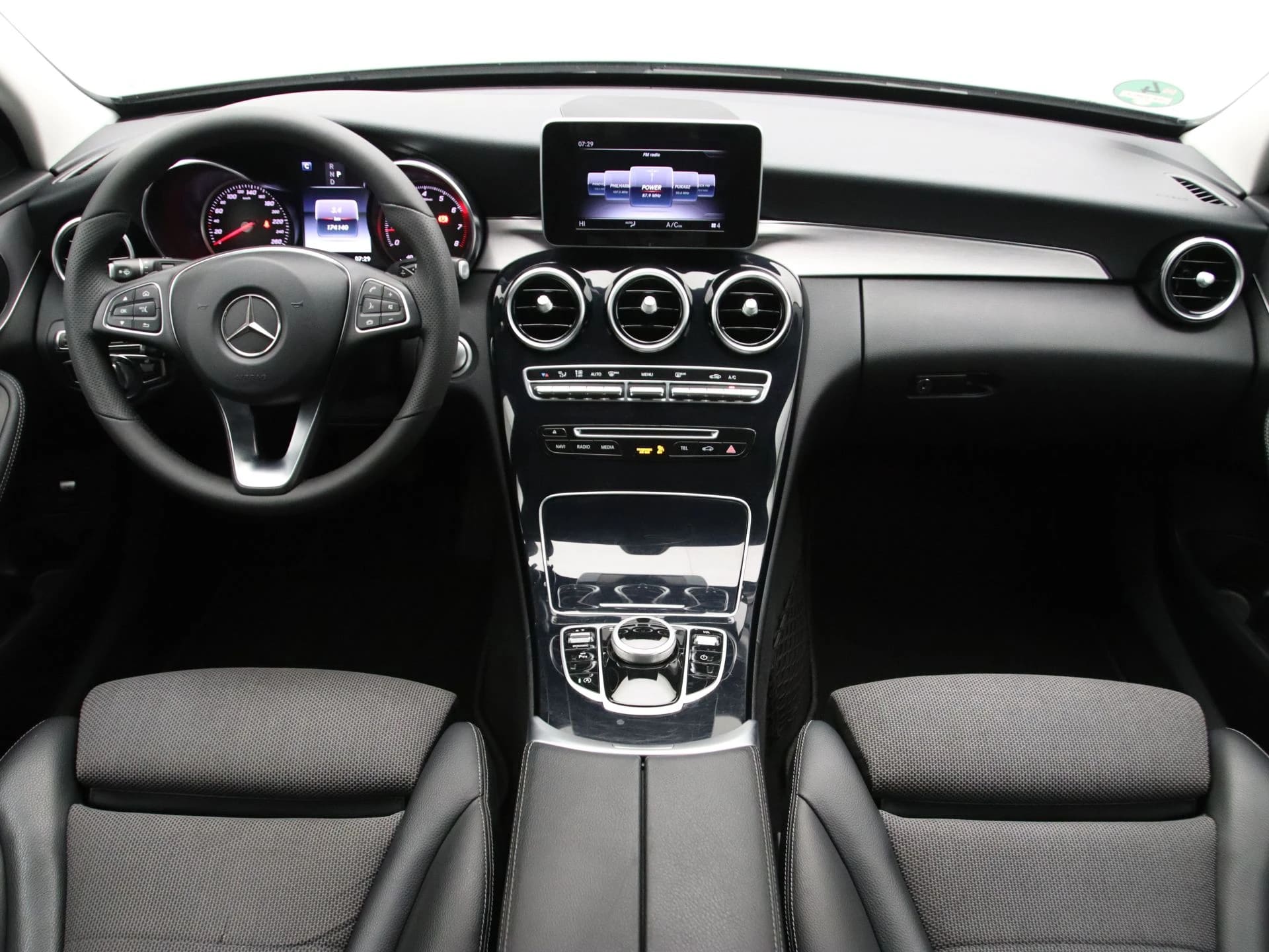 Mercedes-Benz C 180