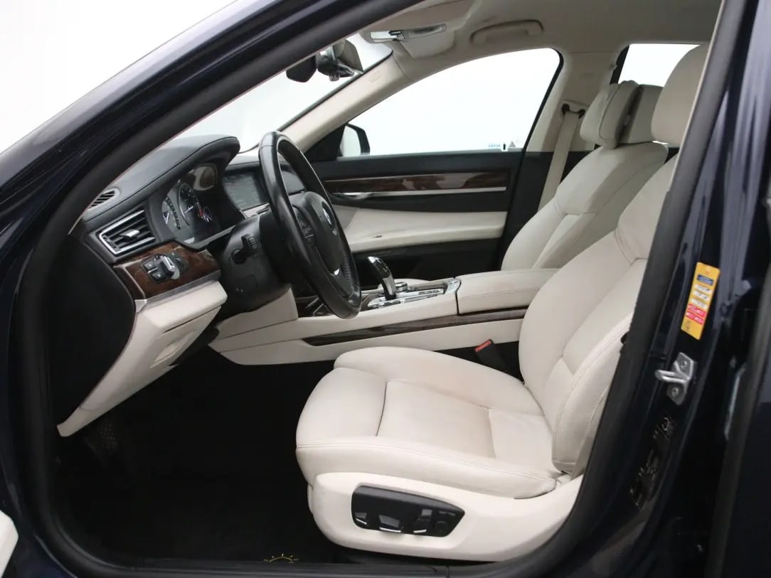 BMW 730