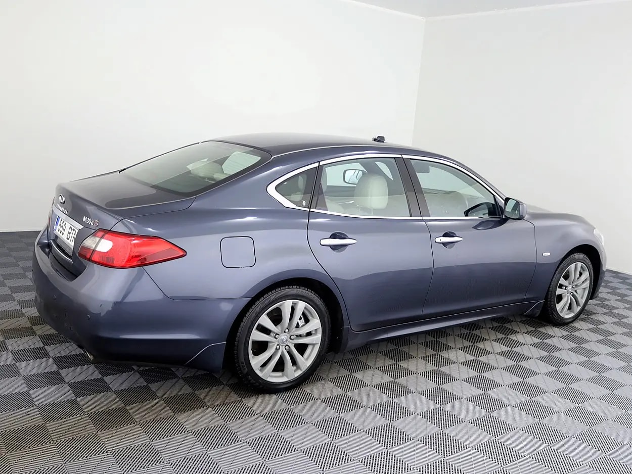 Infiniti M35