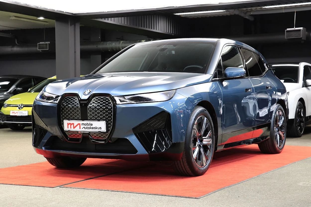 BMW iX