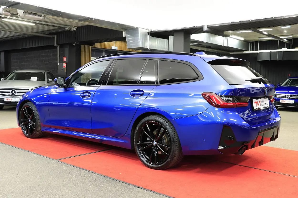 BMW 320