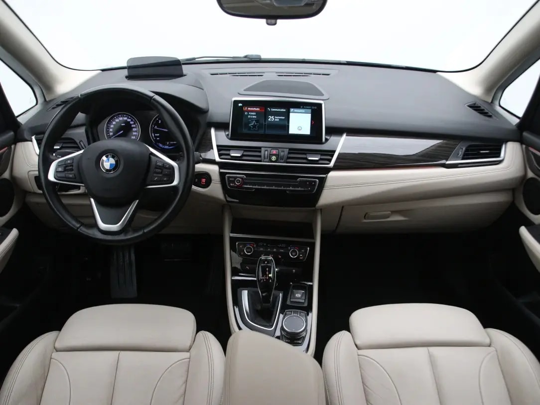 BMW 218