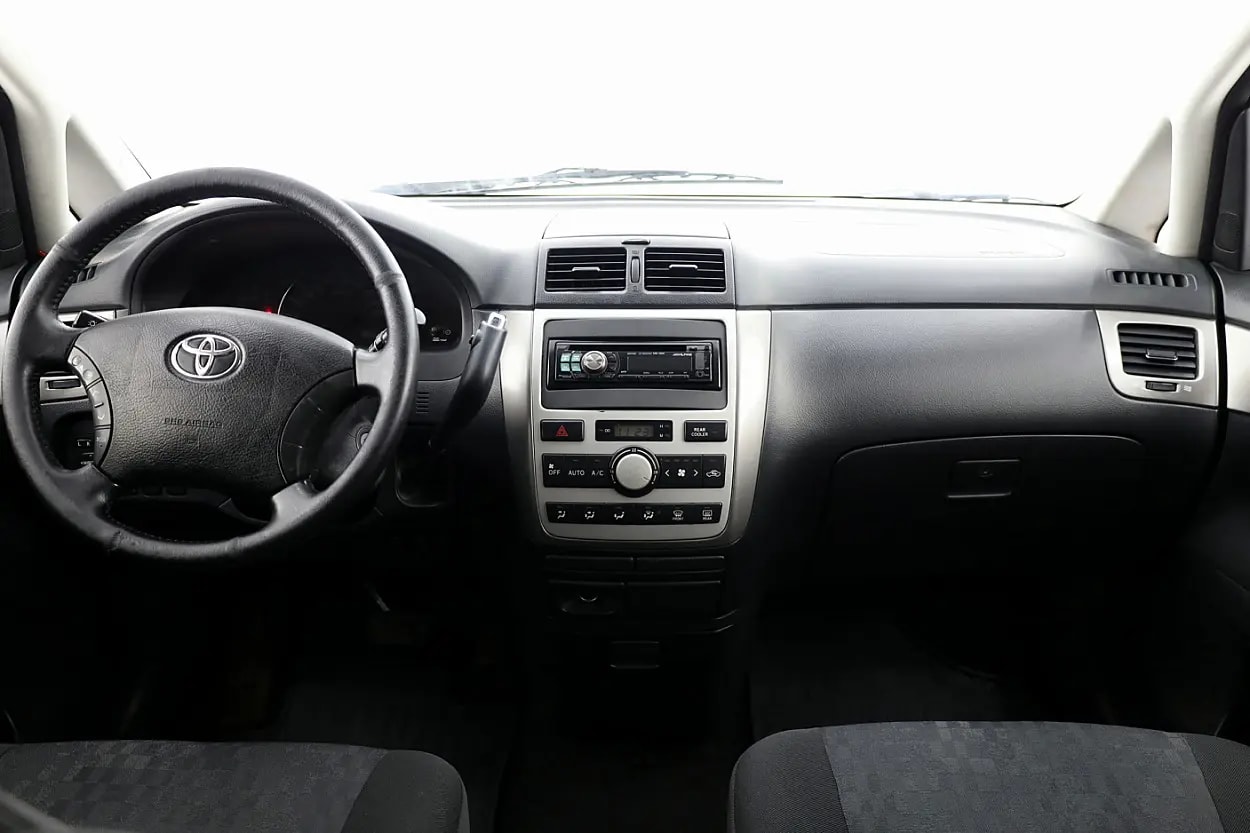 Toyota Avensis Verso
