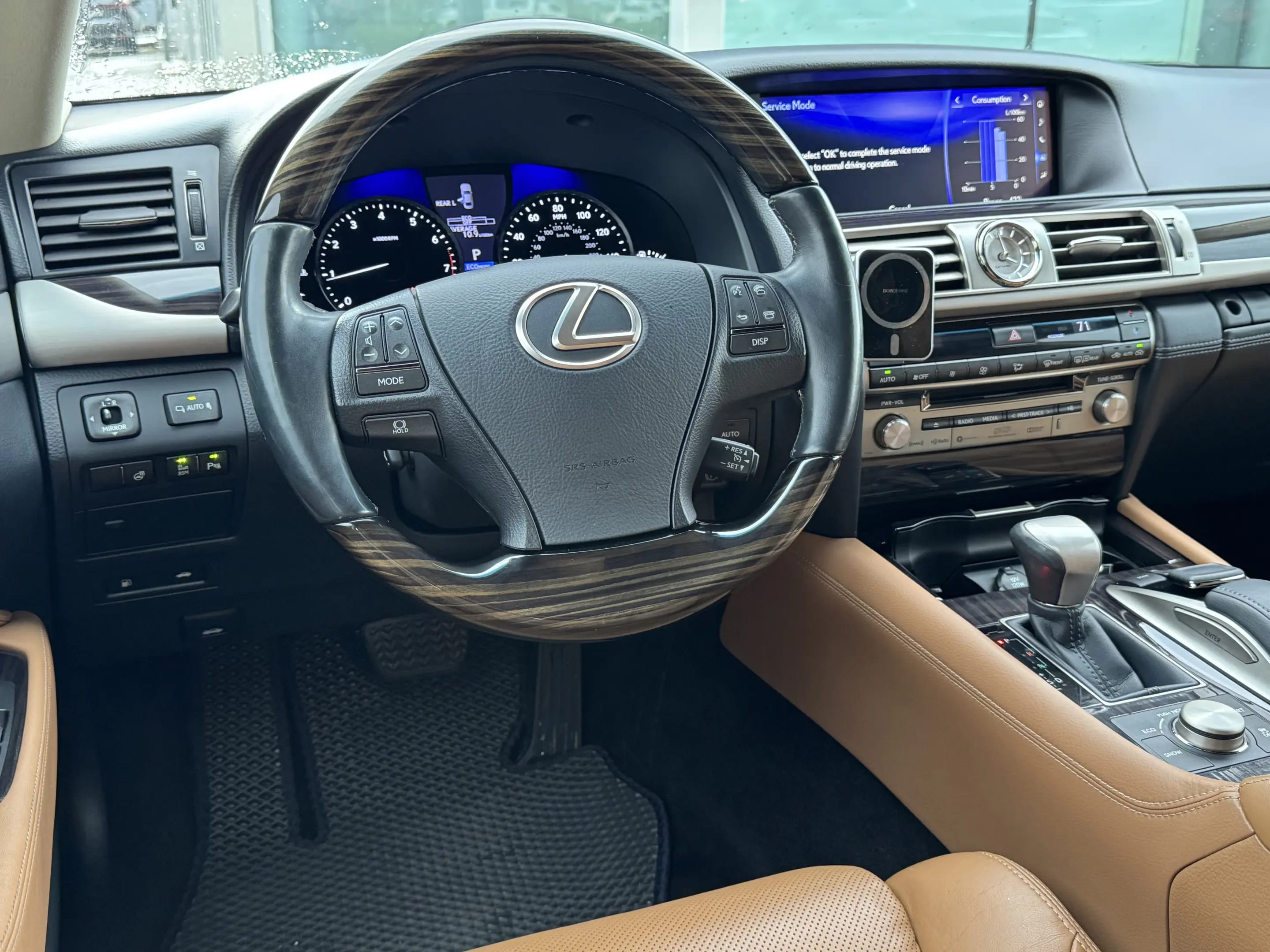 Lexus LS 460