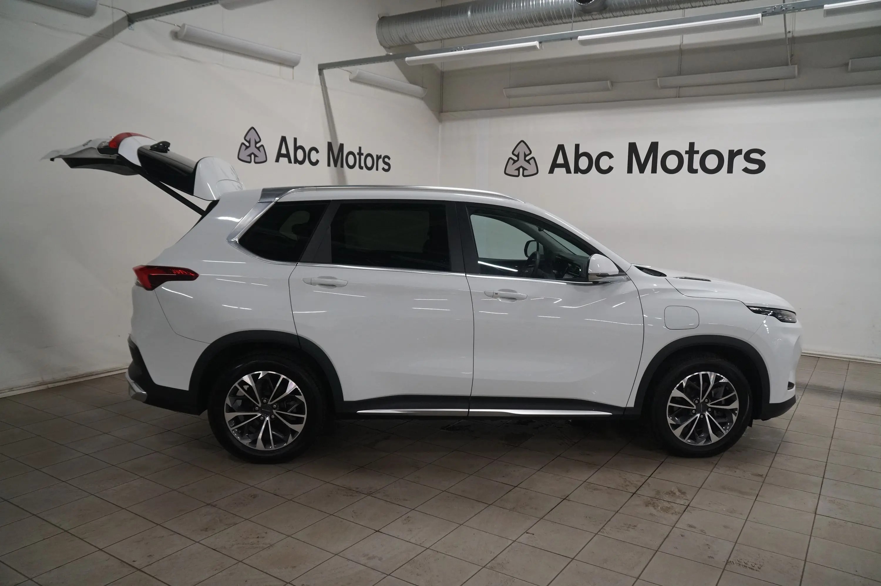 Maxus Euniq 6