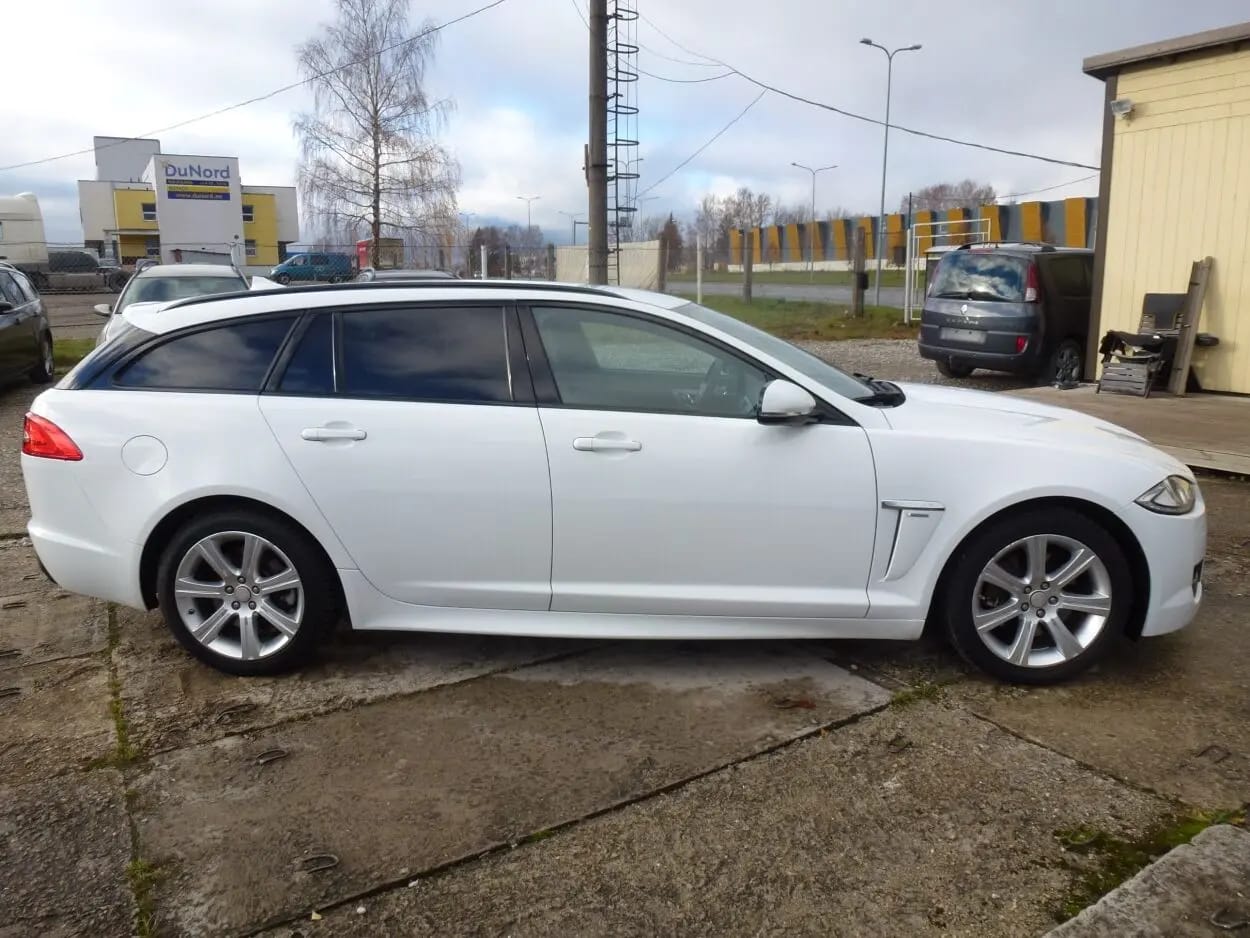 Jaguar XF