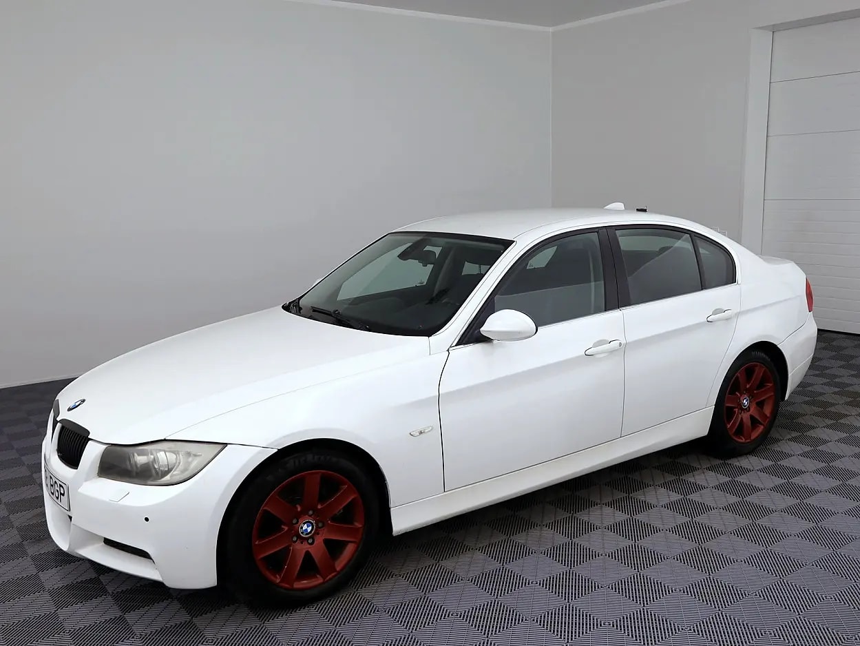 BMW 330