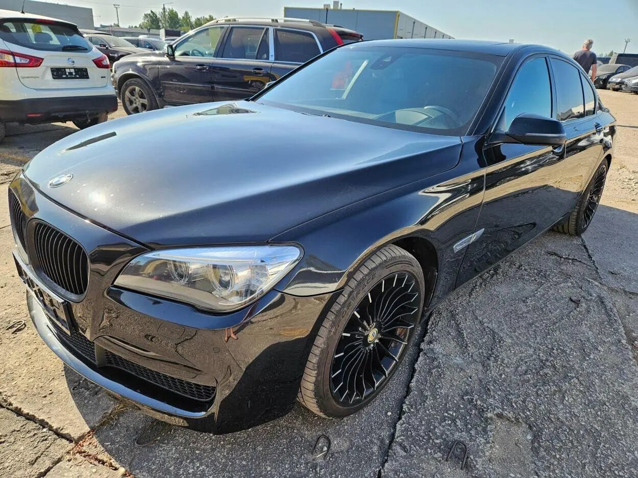BMW 730