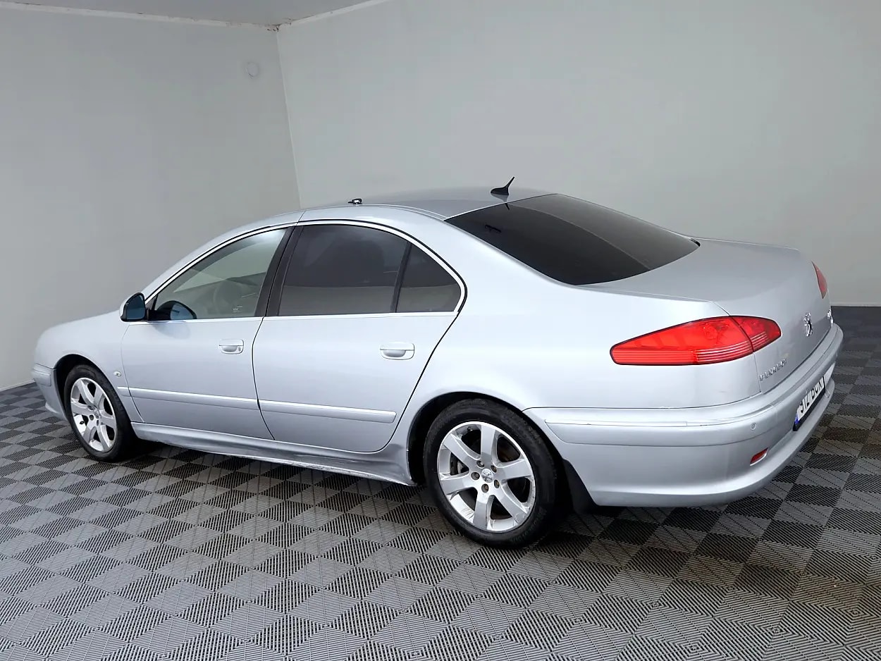 Peugeot 607