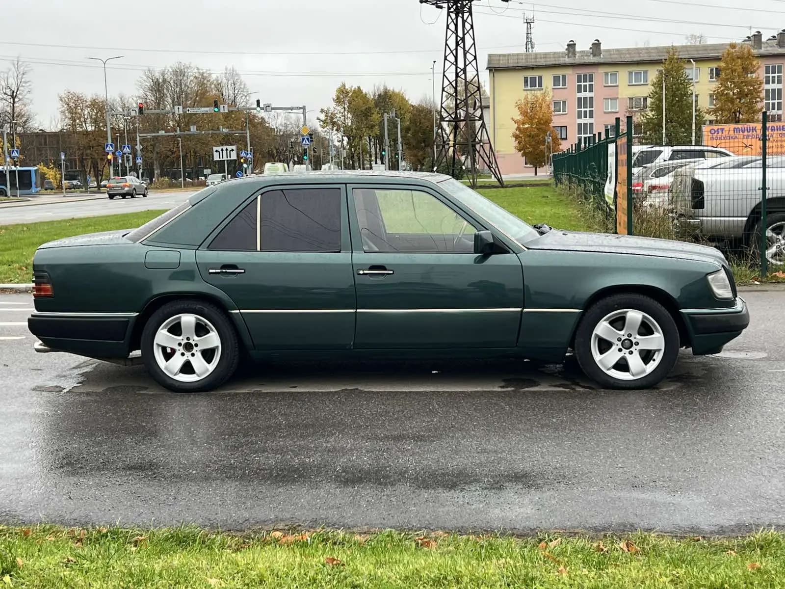 Mercedes-Benz 300