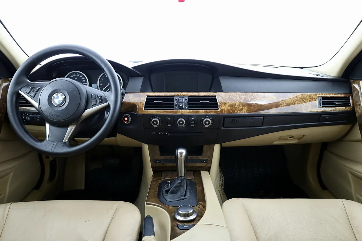 BMW 525