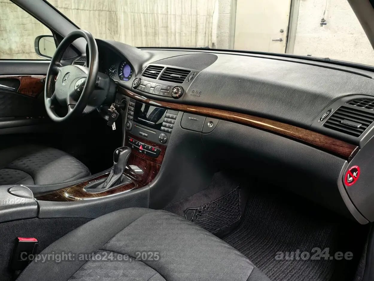 Mercedes-Benz E 220