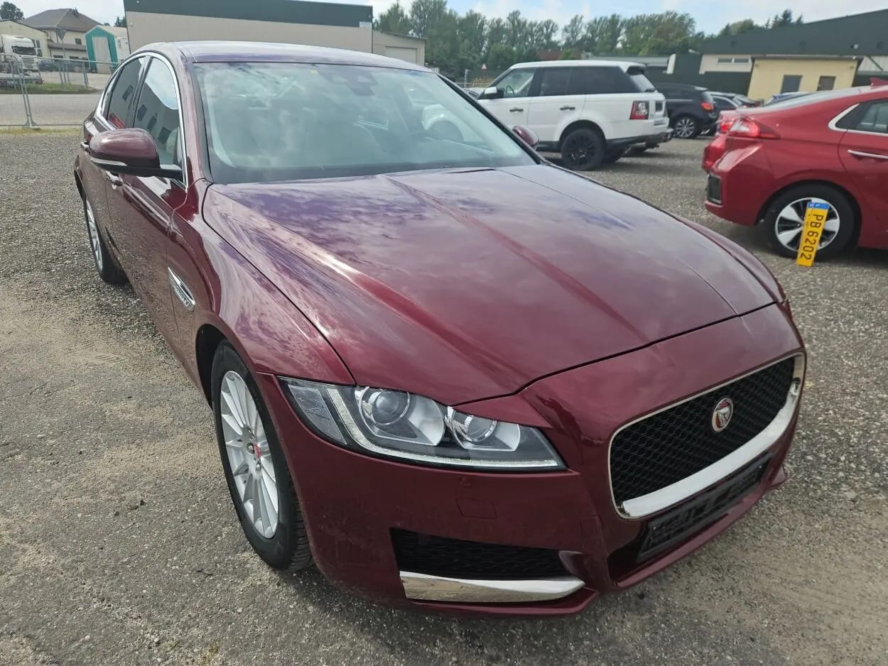 Jaguar XF