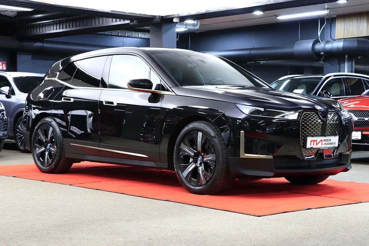 BMW iX