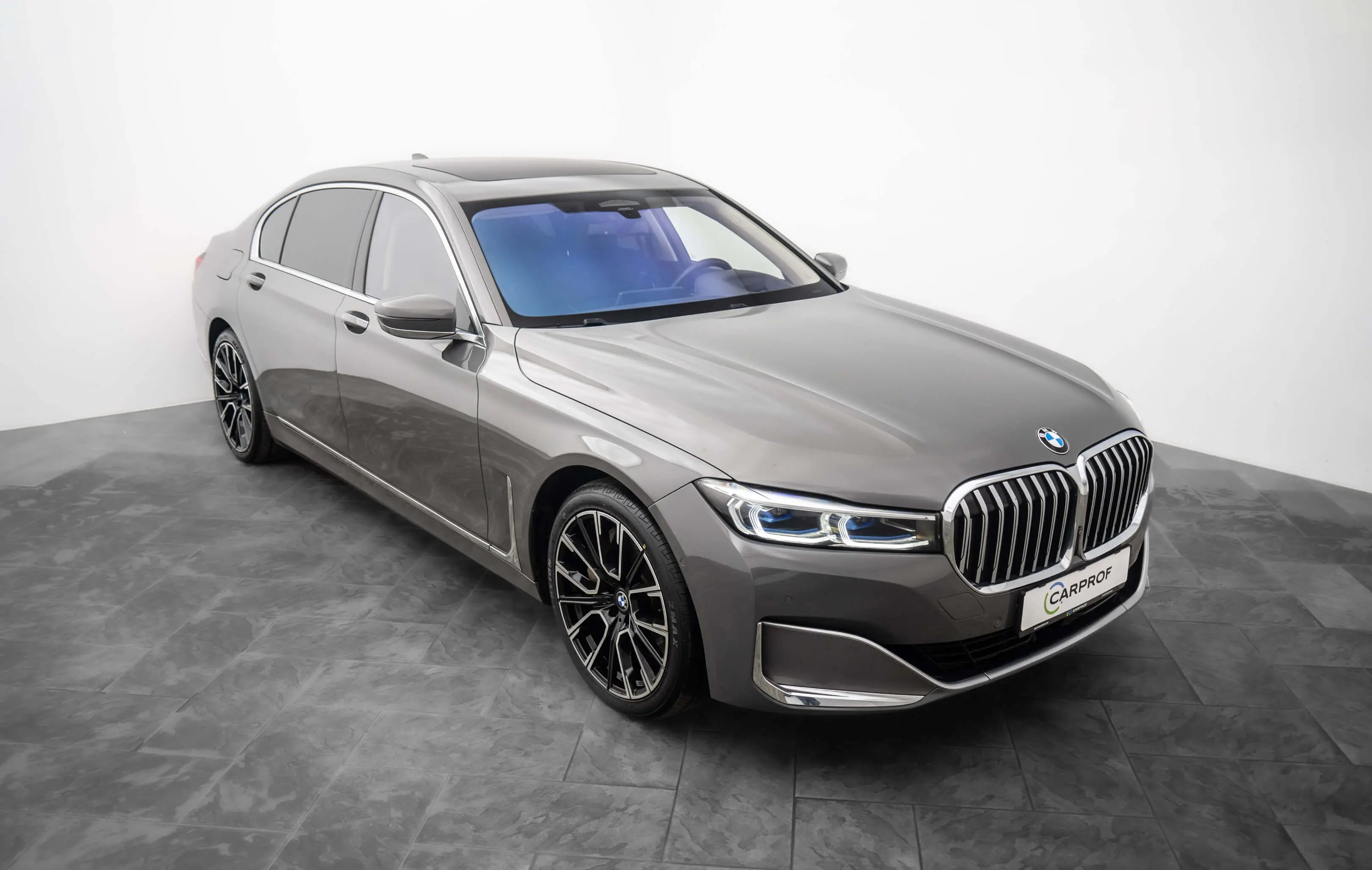 BMW 745