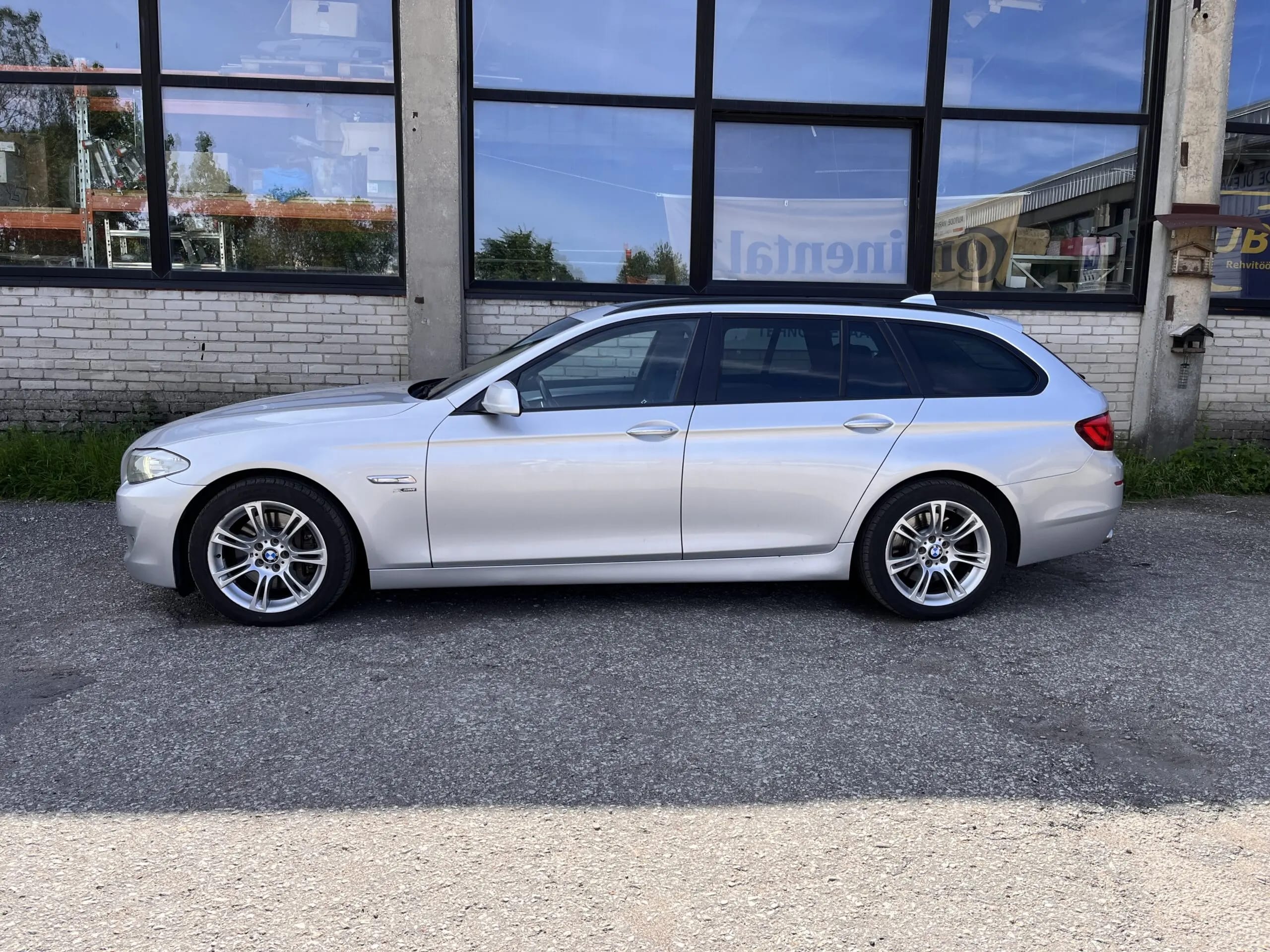BMW 530