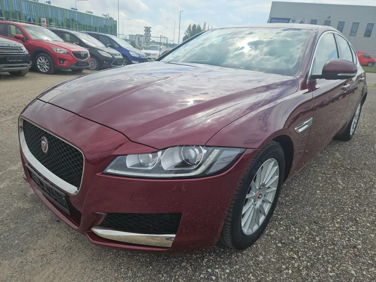 Jaguar XF