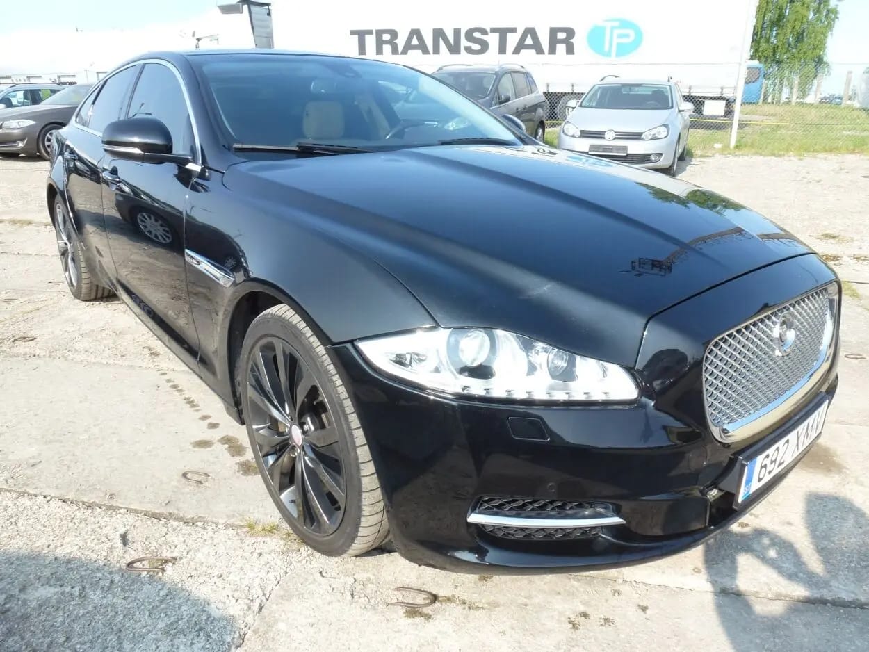 Jaguar XJ