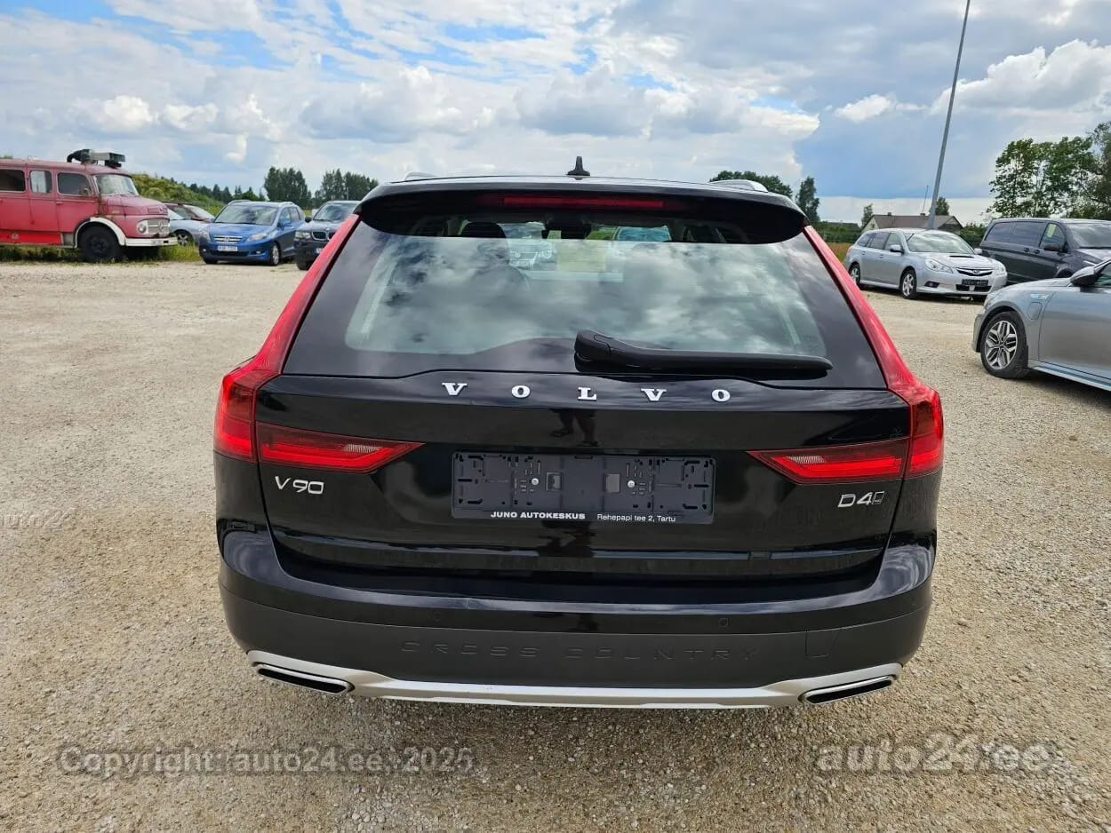 Volvo V90 Cross Country
