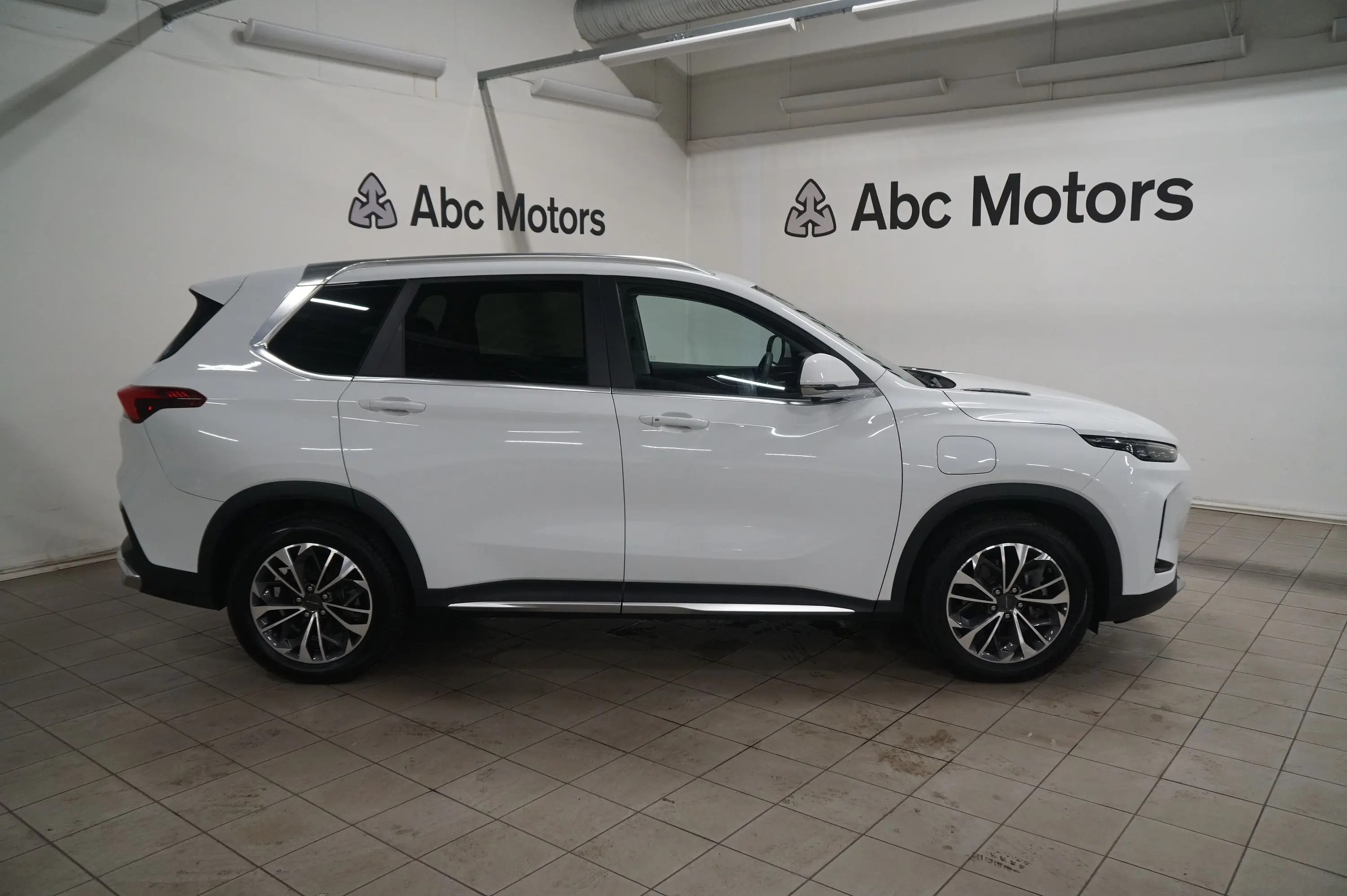 Maxus Euniq 6