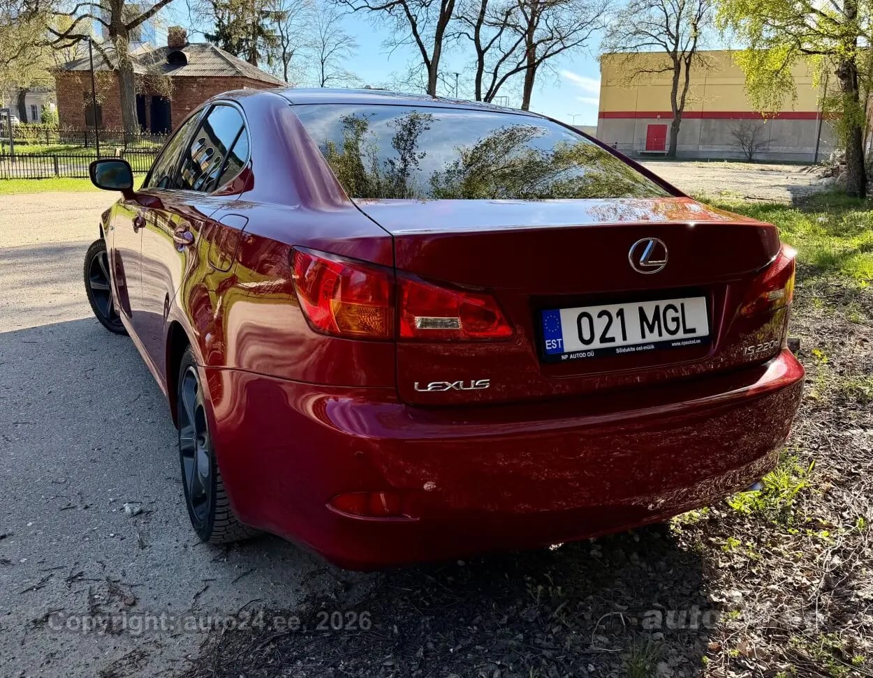 Lexus IS 220