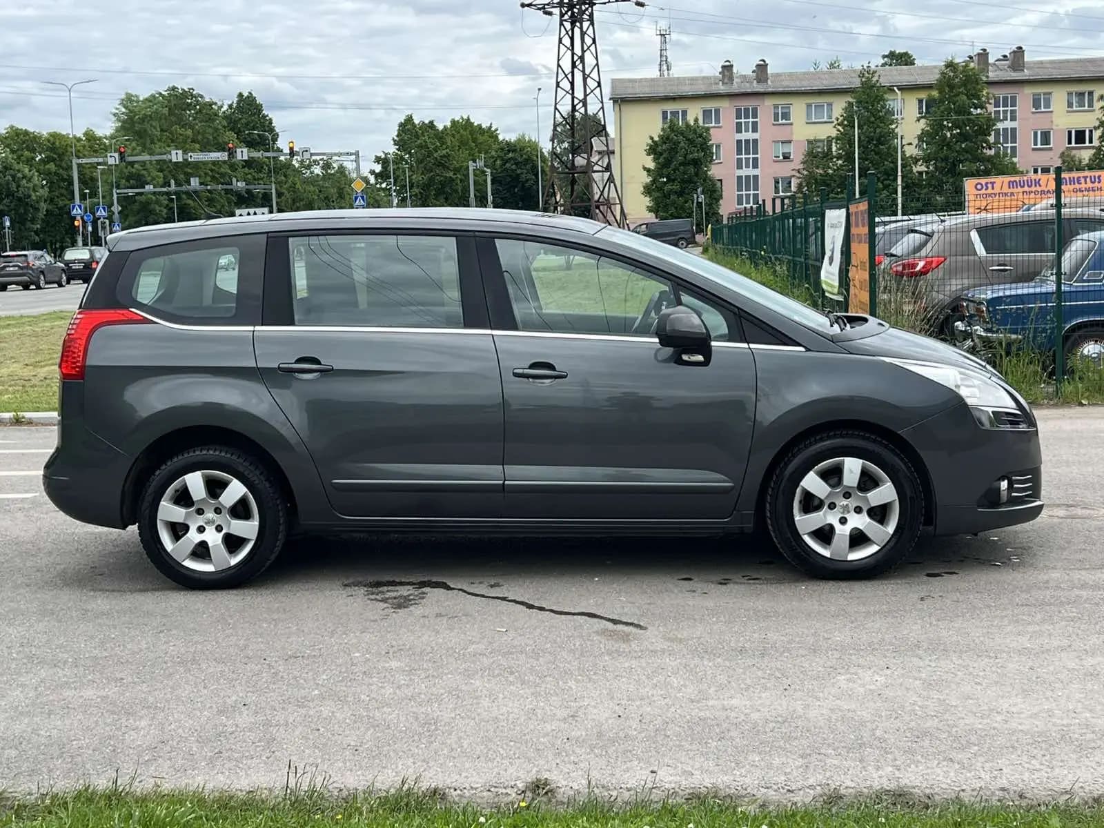 Peugeot 5008