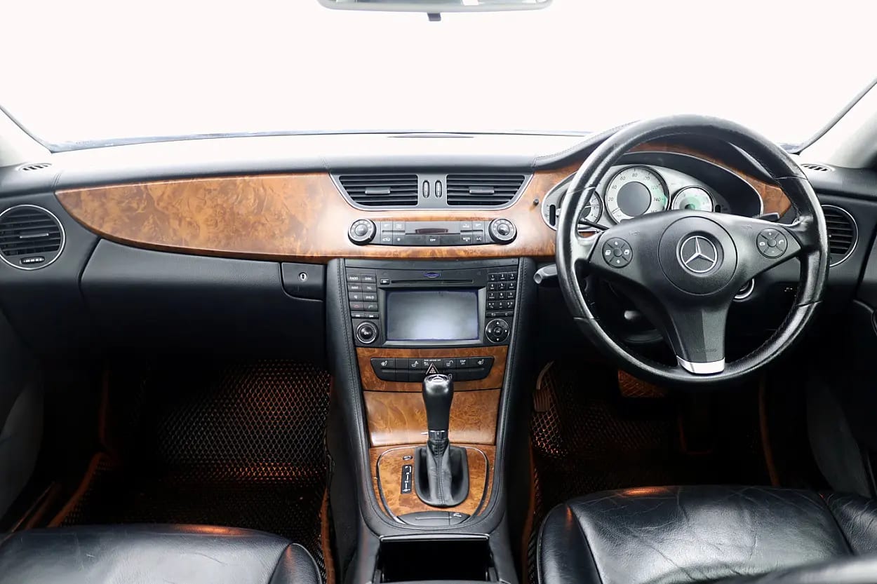 Mercedes-Benz CLS 320