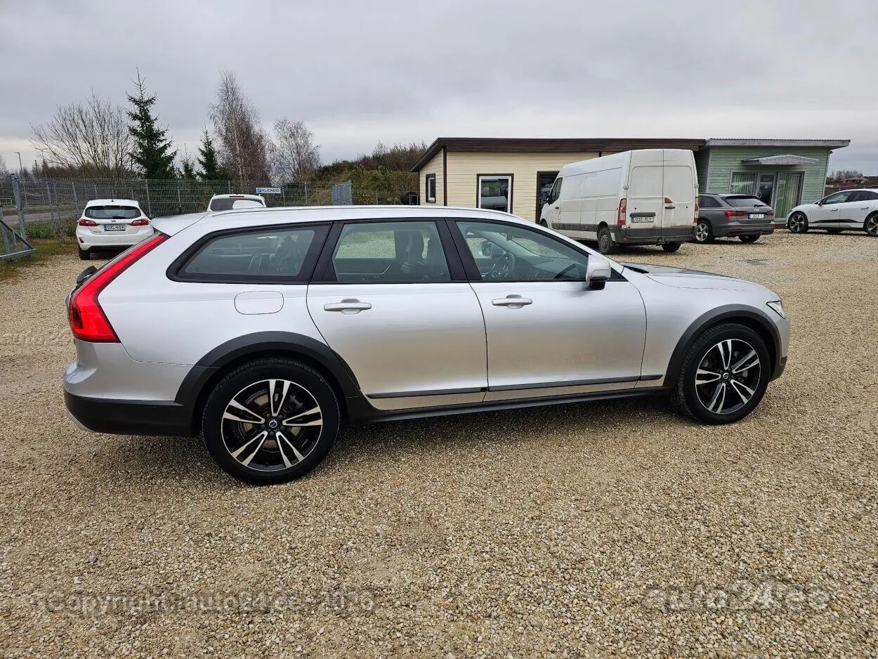 Volvo V90 Cross Country