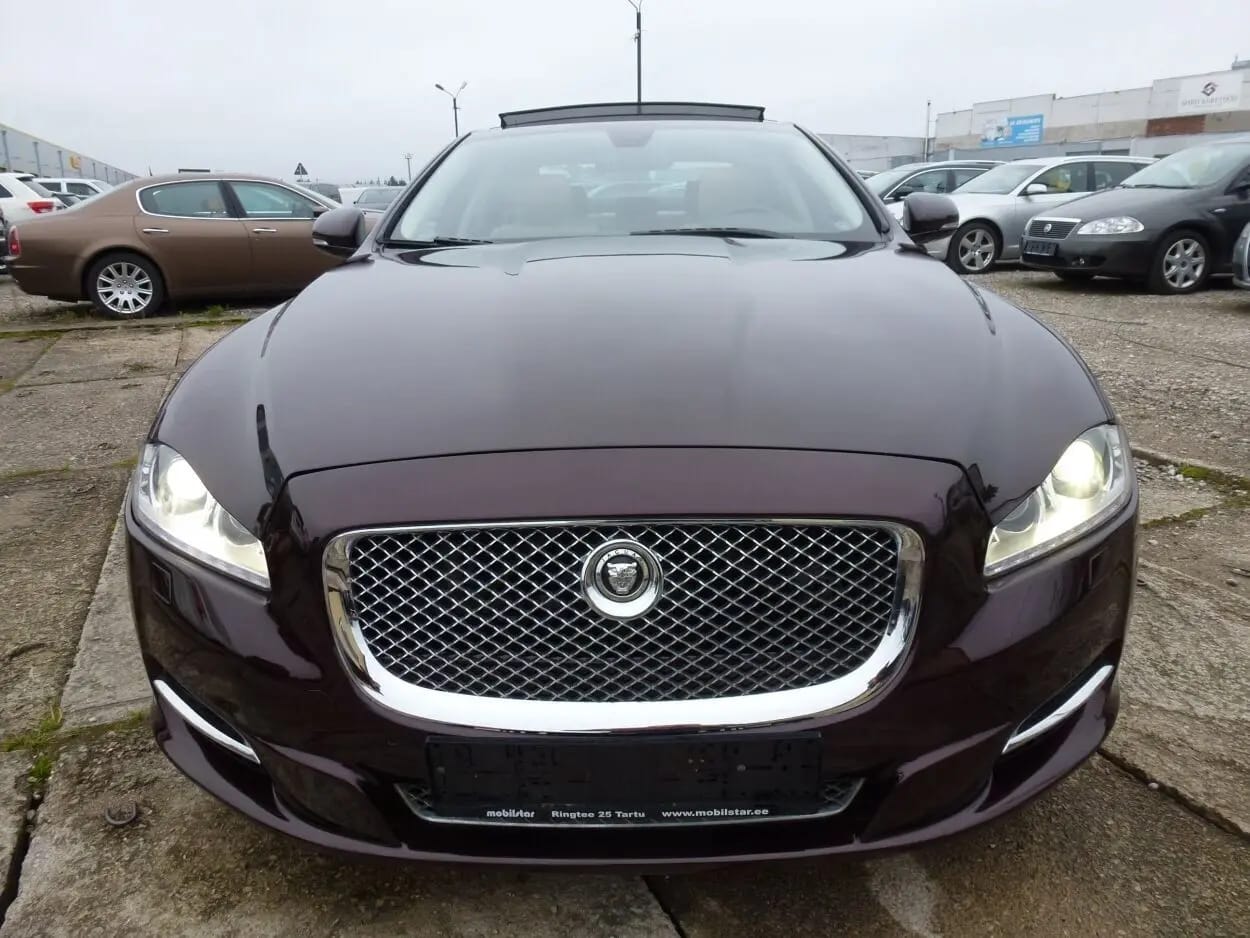 Jaguar XJ