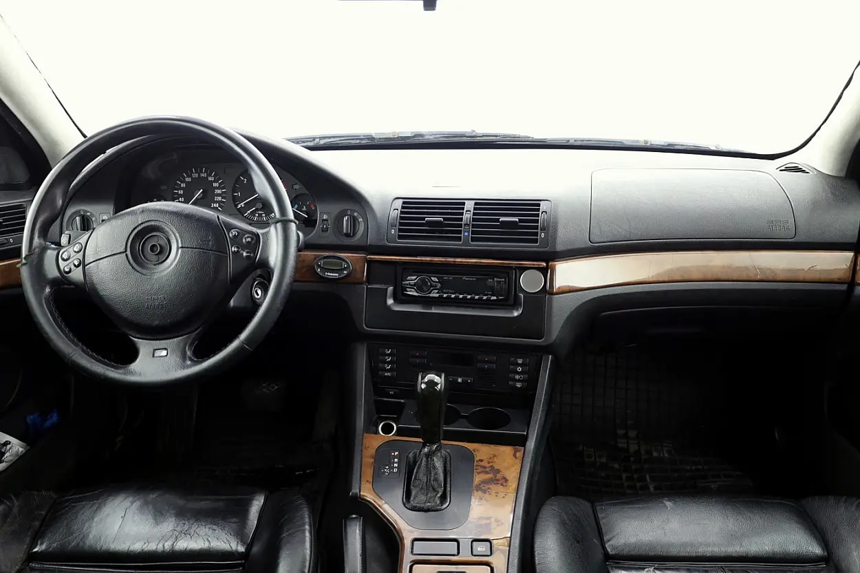 BMW 525