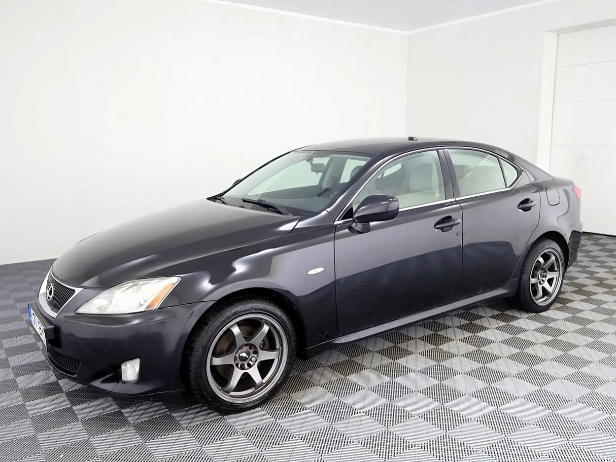 Lexus IS 220