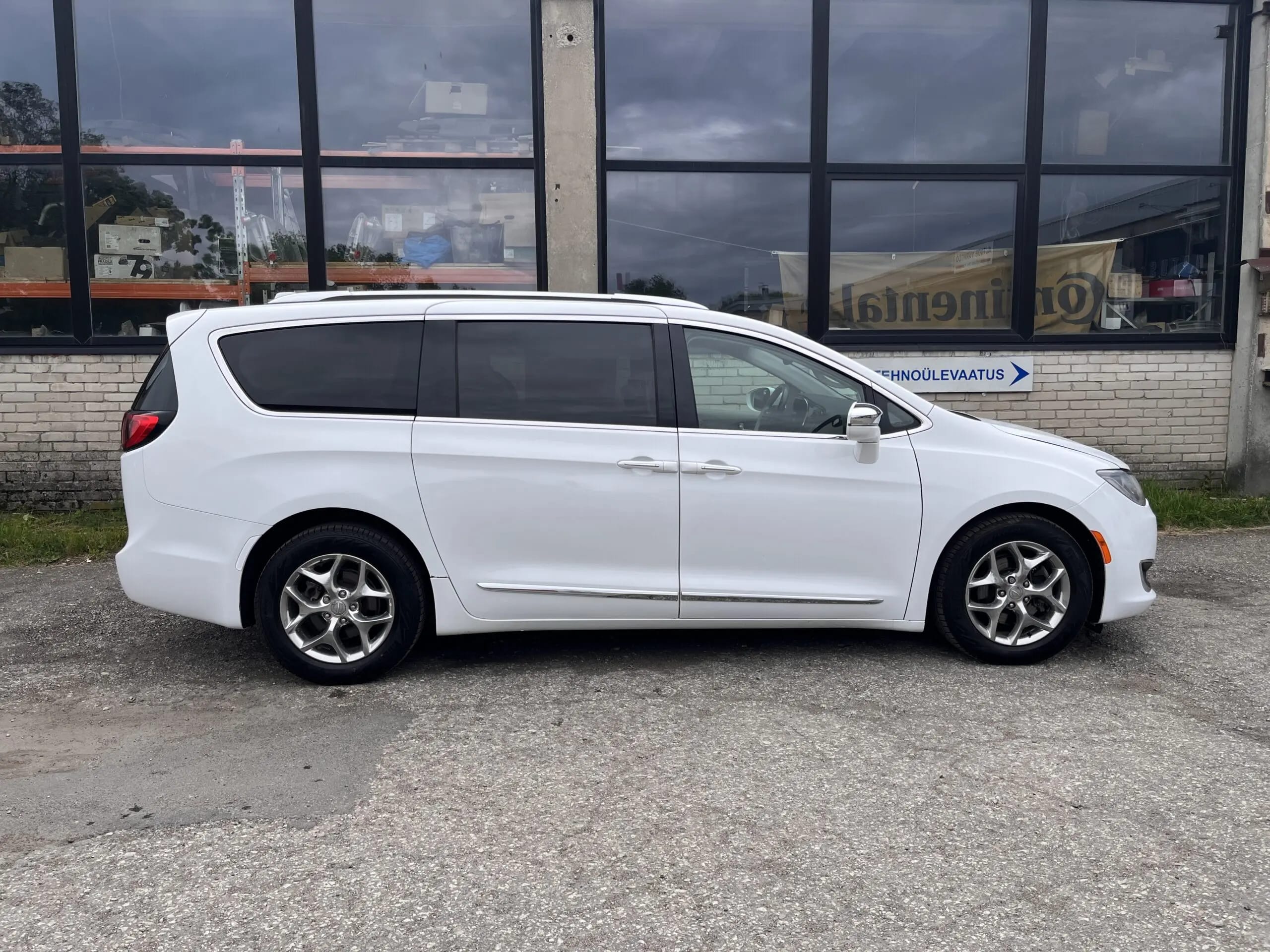 Chrysler Pacifica