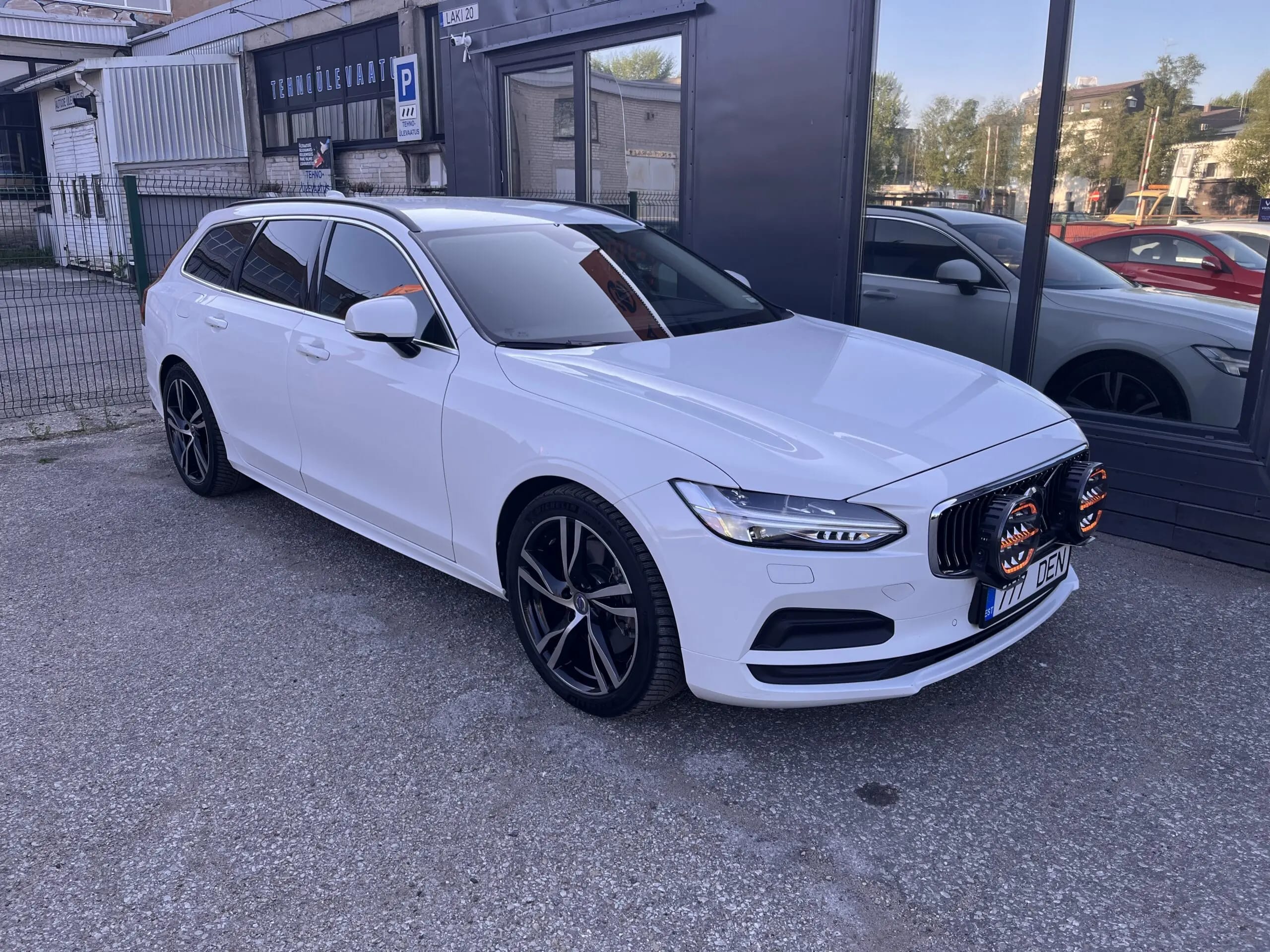 Volvo V90