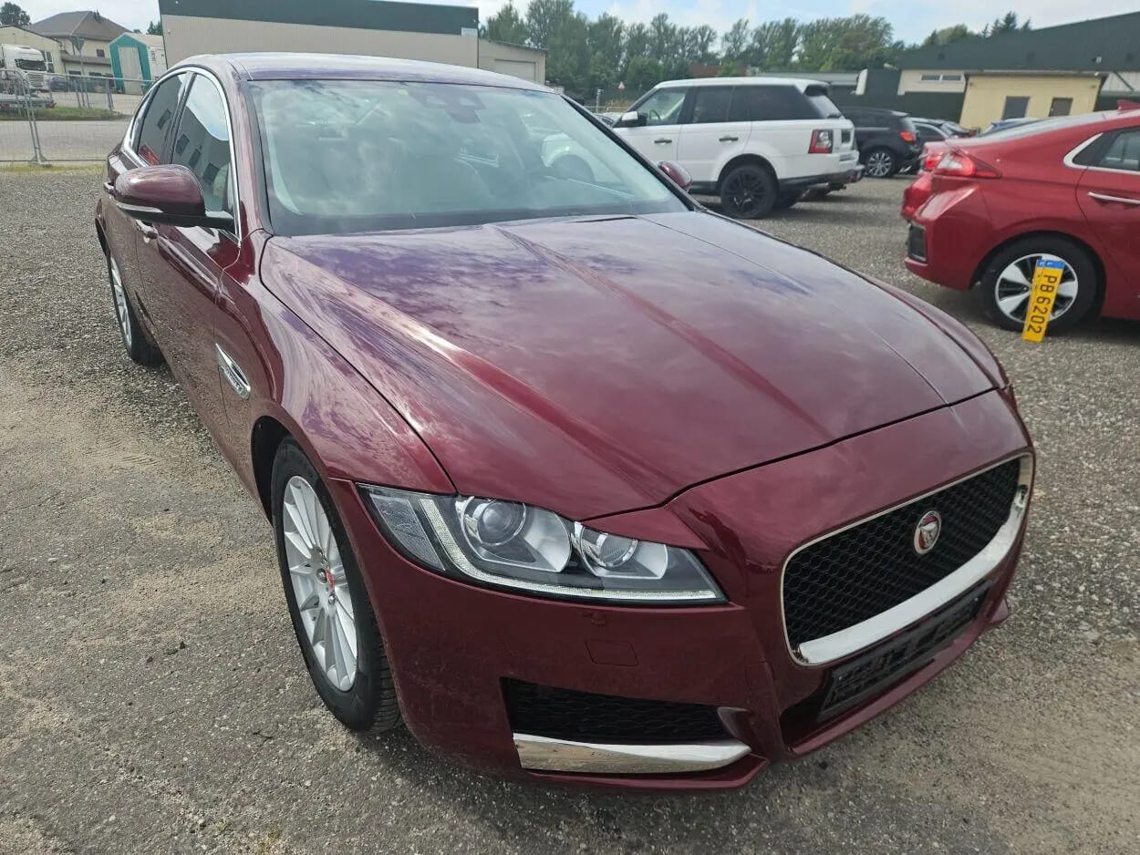 Jaguar XF