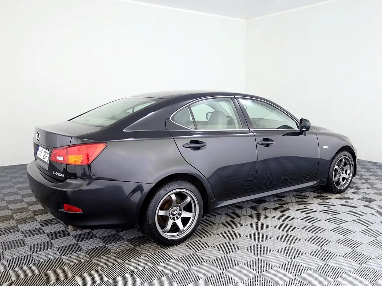 Lexus IS 220