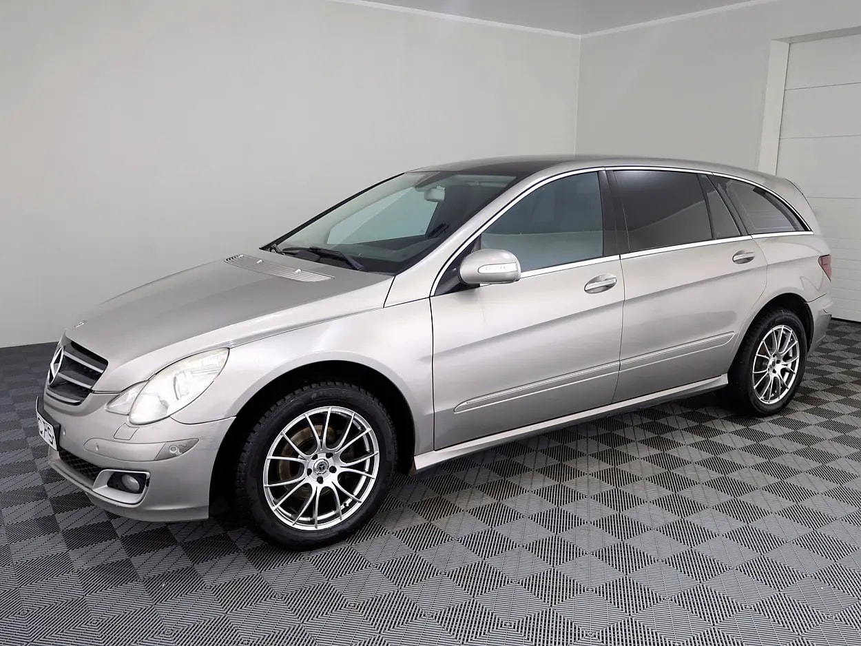Mercedes-Benz R 320