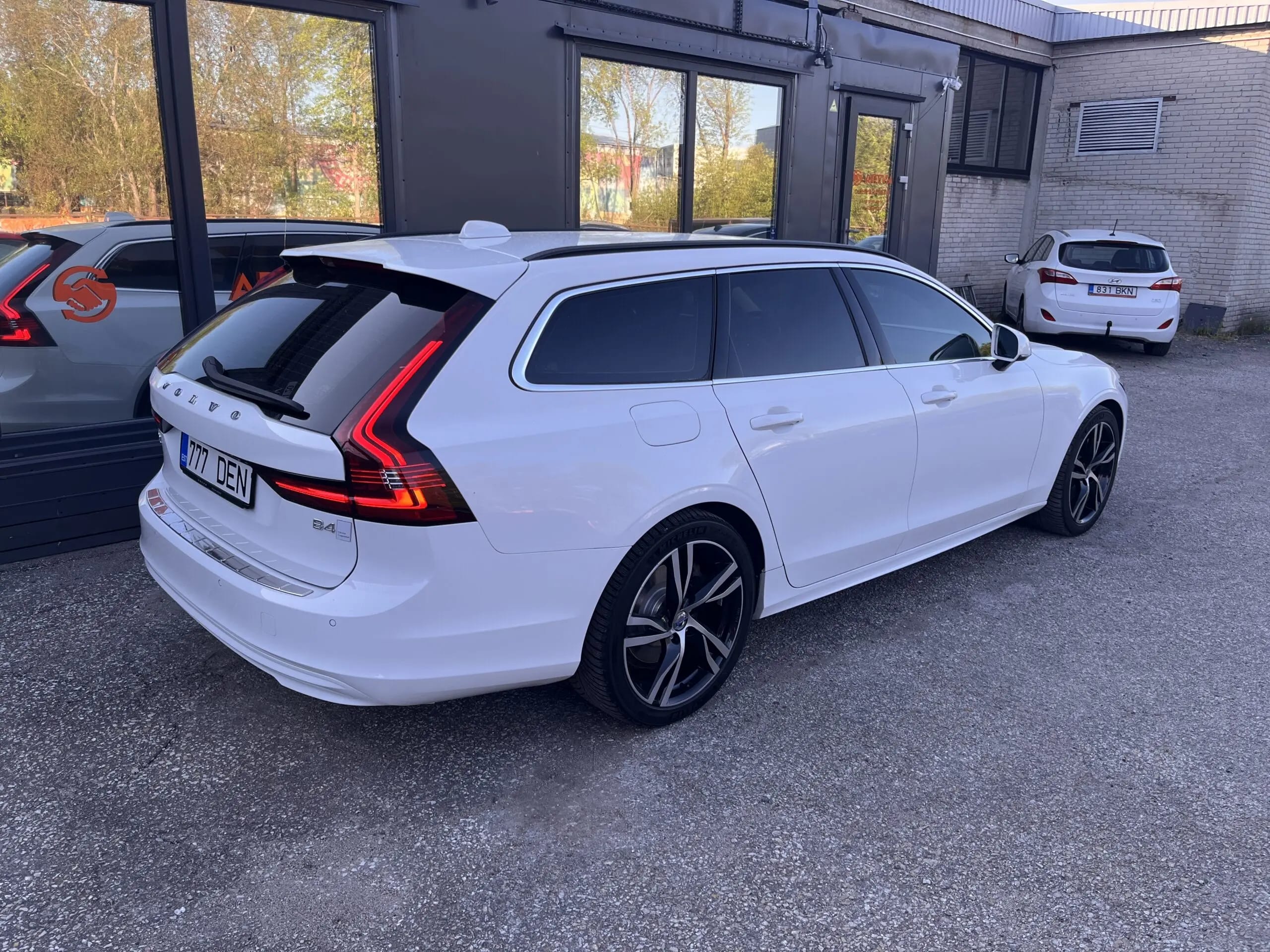 Volvo V90