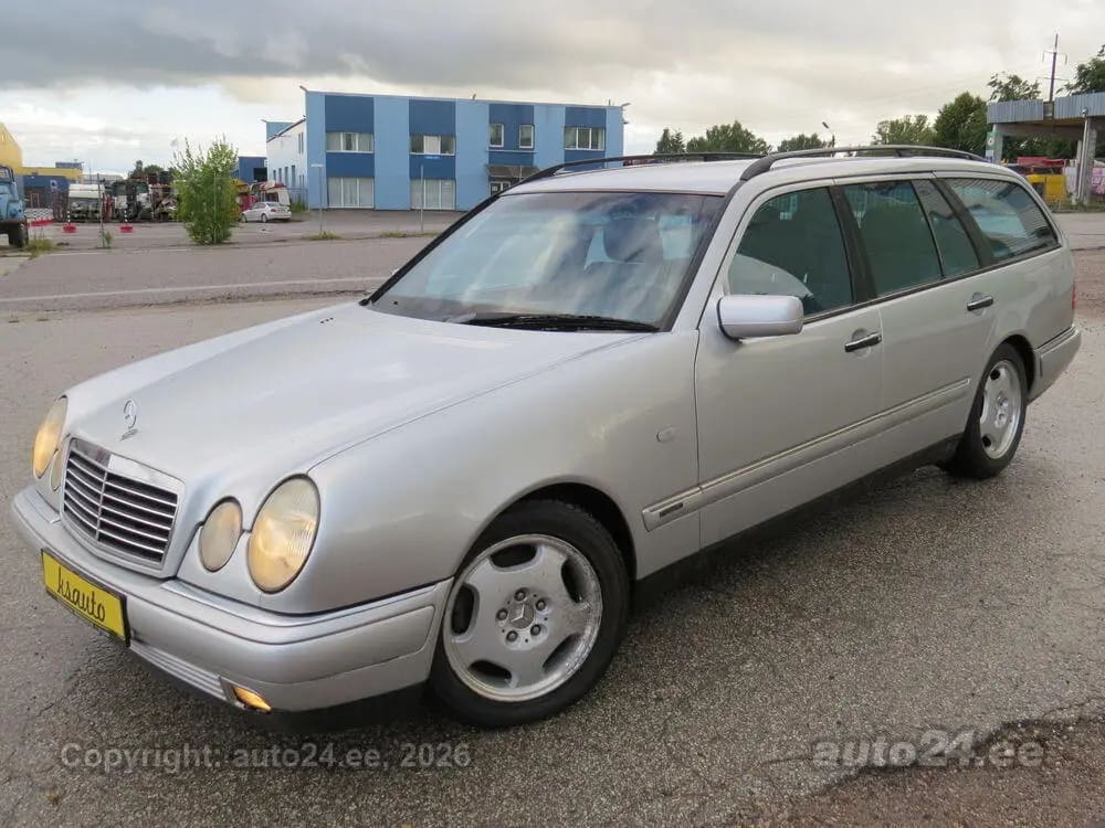 Mercedes-Benz E 200