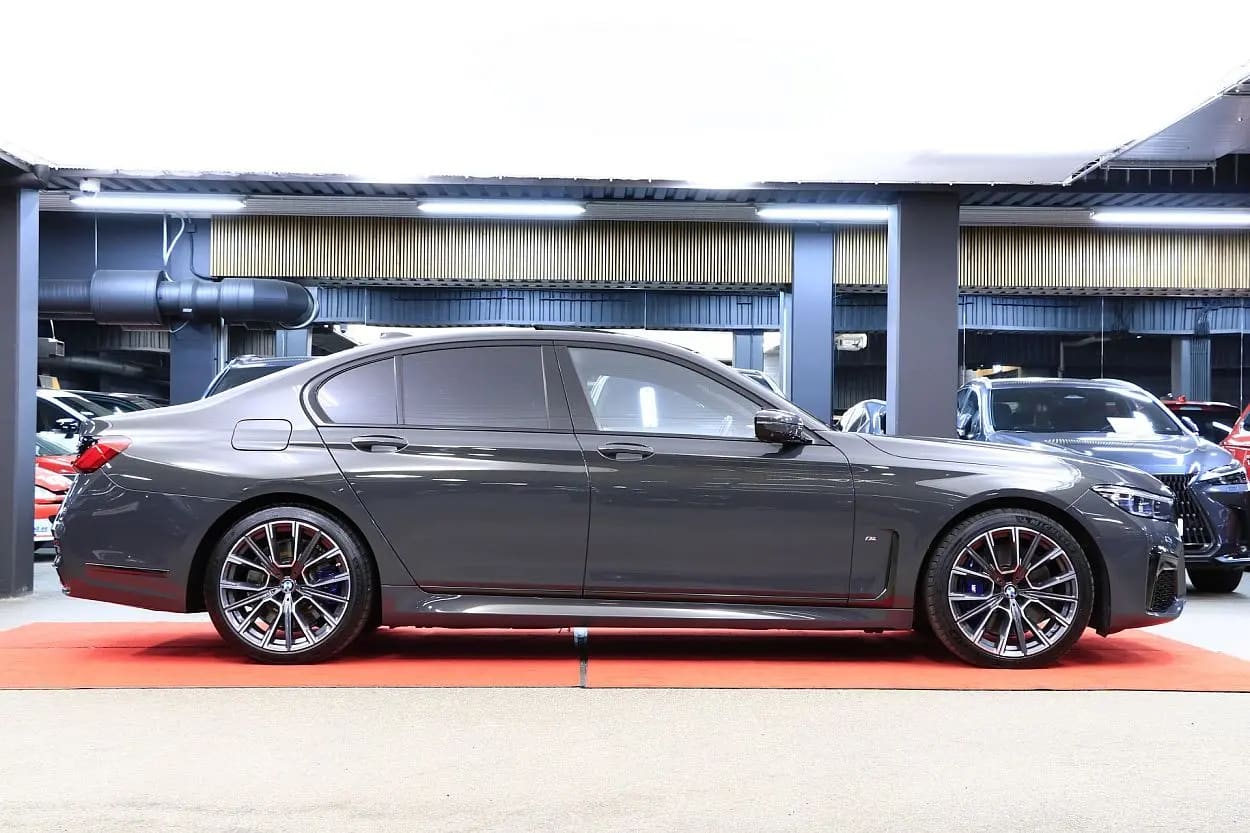 BMW 750